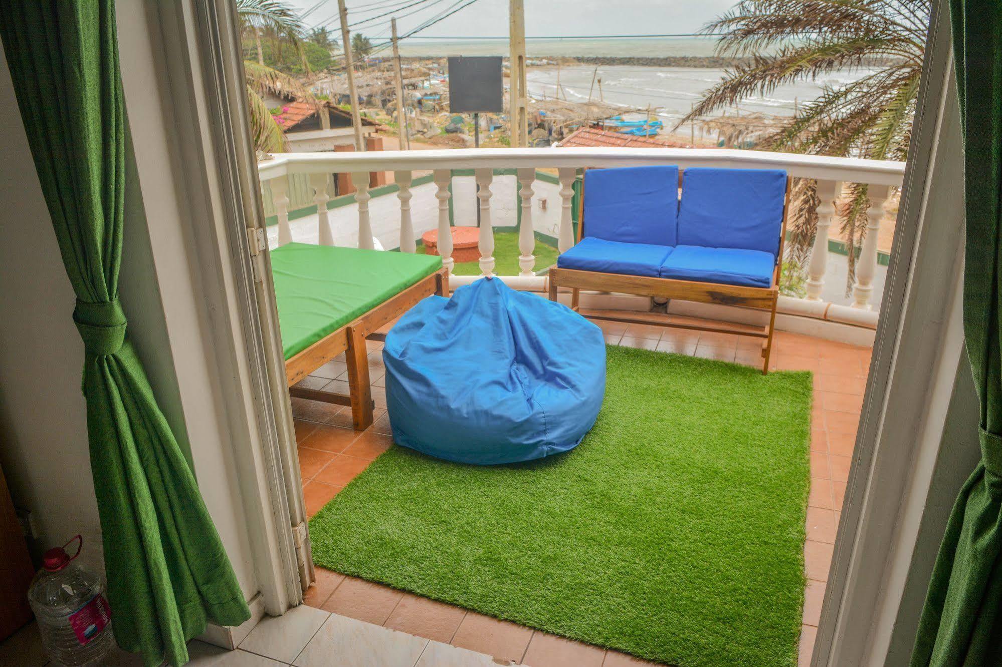 Explore Hostels Negombo Kochchikade Exterior photo